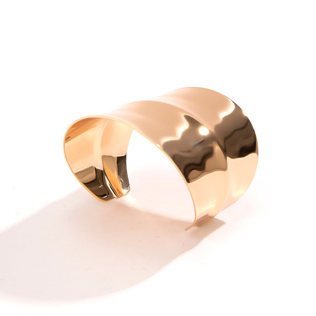 Brazalete Geométrico de Hierro en Estilo IG, Bañado en Oro Blanco y Oro