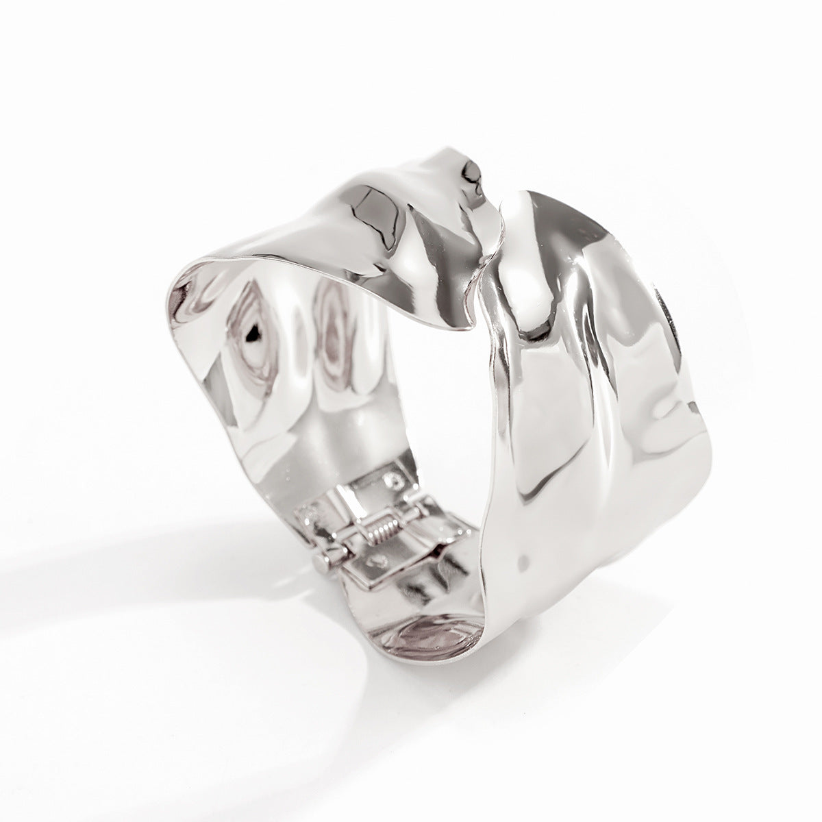 Brazalete Geométrico de Hierro en Estilo IG, Bañado en Oro Blanco y Oro