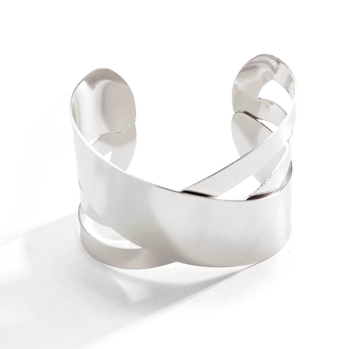 Brazalete Geométrico de Hierro en Estilo IG, Bañado en Oro Blanco y Oro
