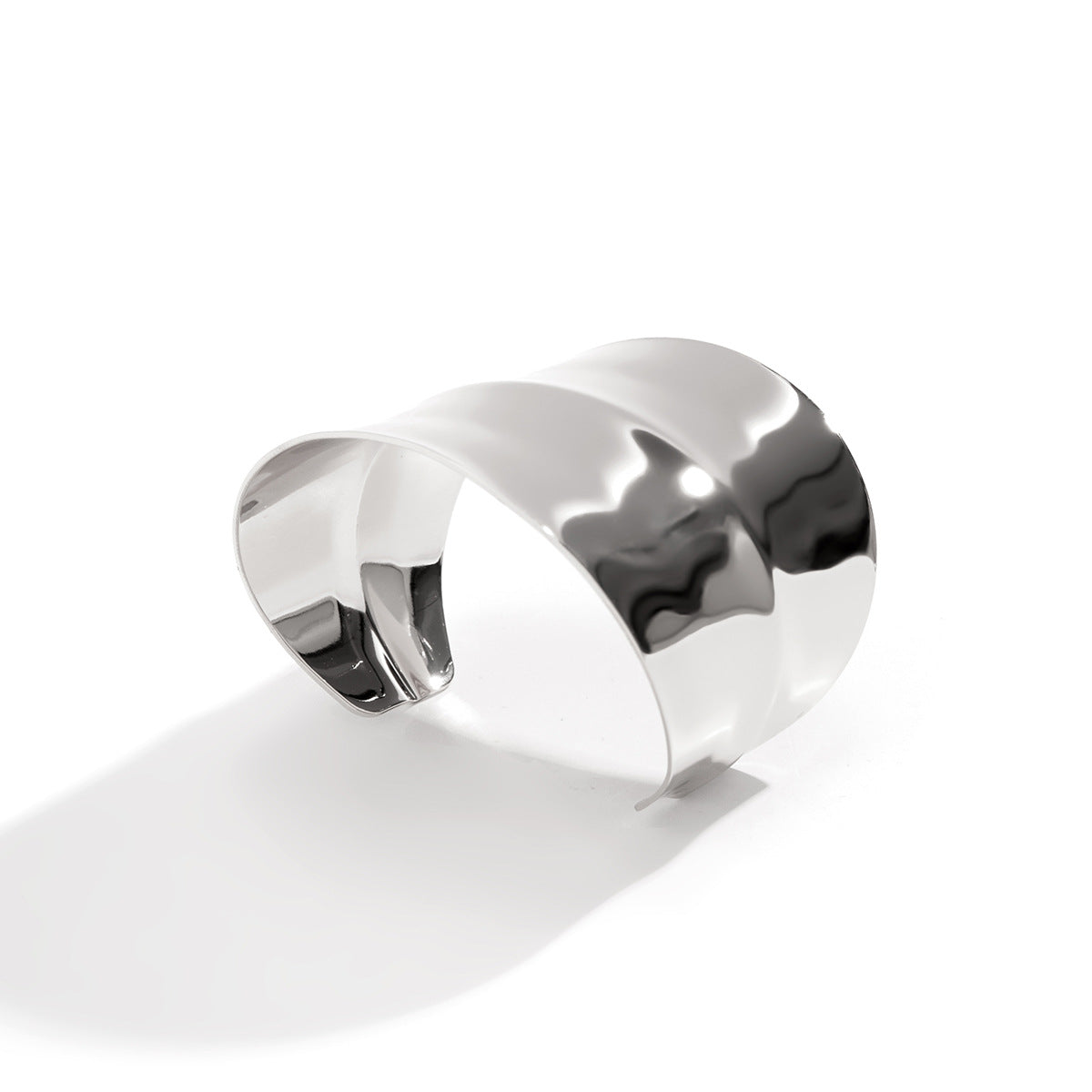 Brazalete Geométrico de Hierro en Estilo IG, Bañado en Oro Blanco y Oro