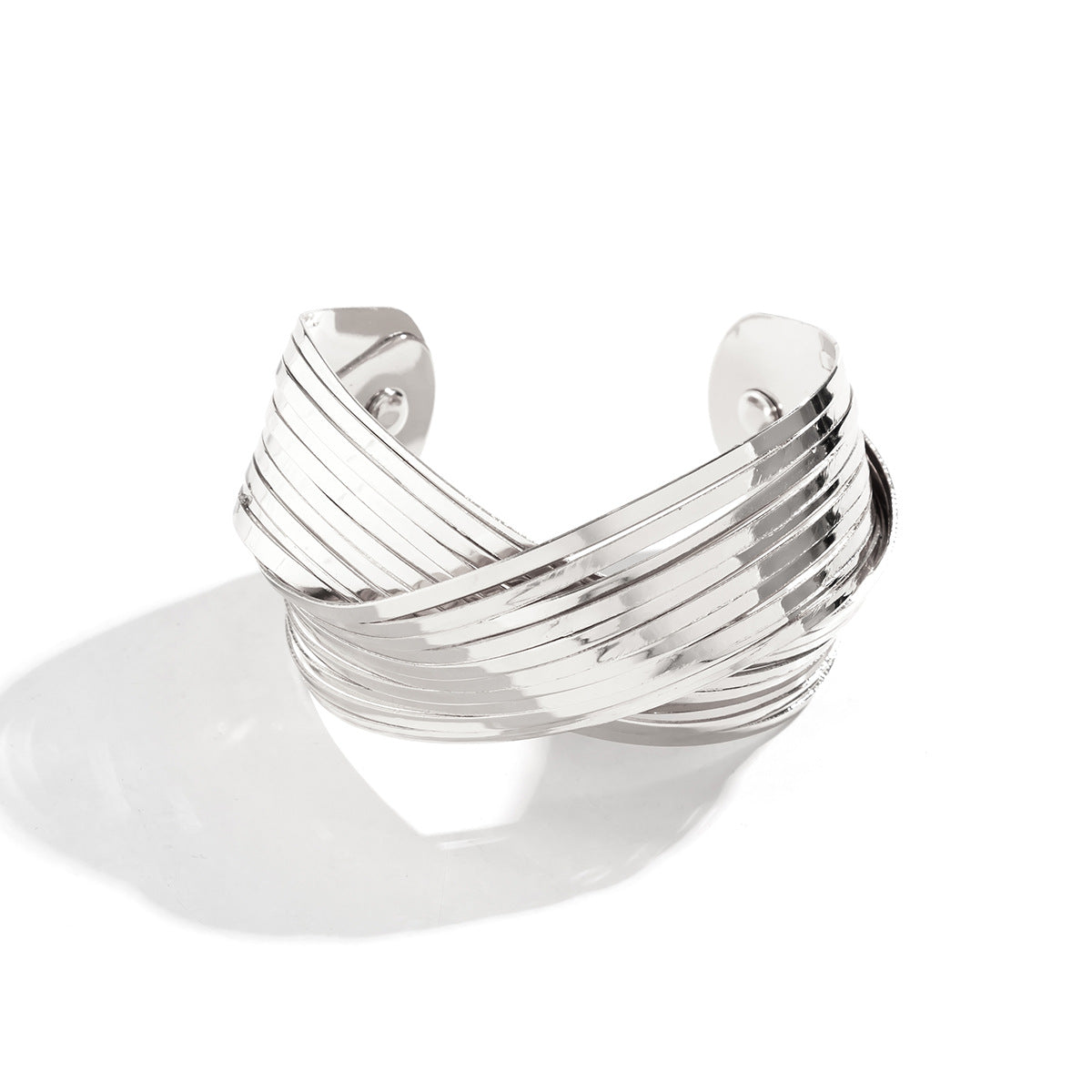 Brazalete Geométrico de Hierro en Estilo IG, Bañado en Oro Blanco y Oro