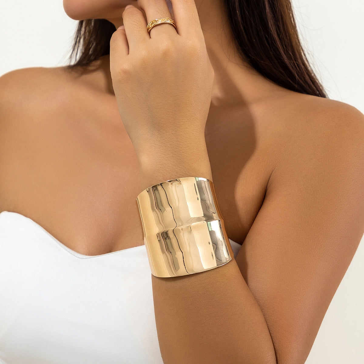 Brazalete Geométrico de Hierro en Estilo IG, Bañado en Oro Blanco y Oro