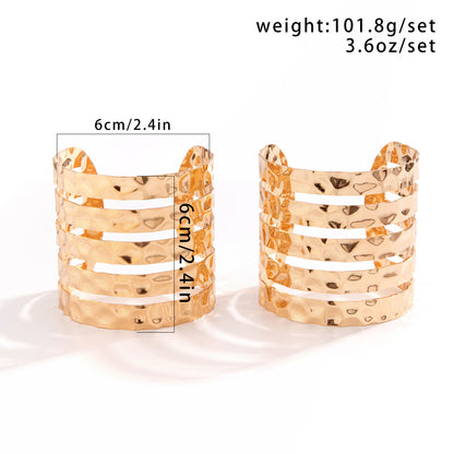 Brazalete Geométrico de Hierro en Estilo IG, Bañado en Oro Blanco y Oro